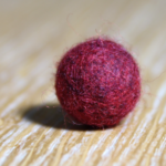 Perle de laine nuance Rose rouge Yoelys