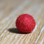 Perle de laine nuance Rouge Coquelicot Yoelys