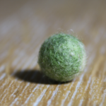 Perle de laine nuance Vert Poudré Yoelys